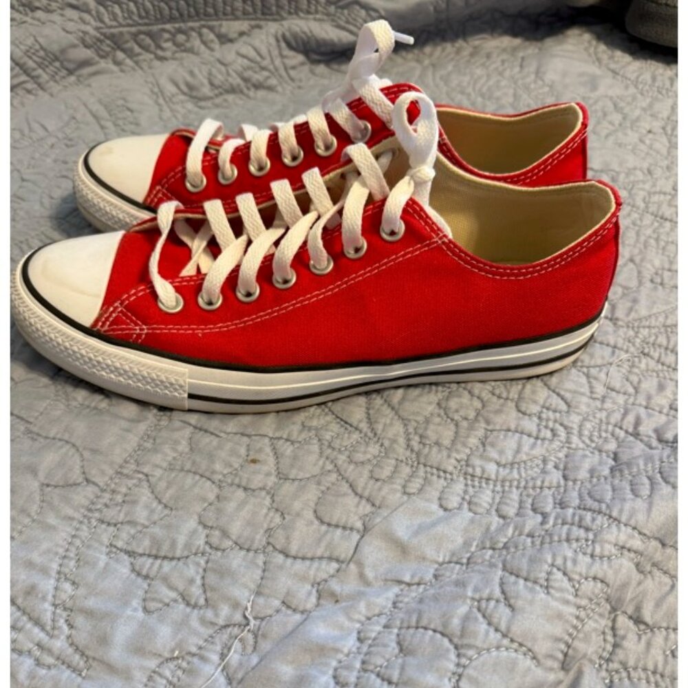 Red Converse Chuck Taylor Sneakers | Women's Size 10